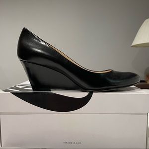 Nine West black leather wedges